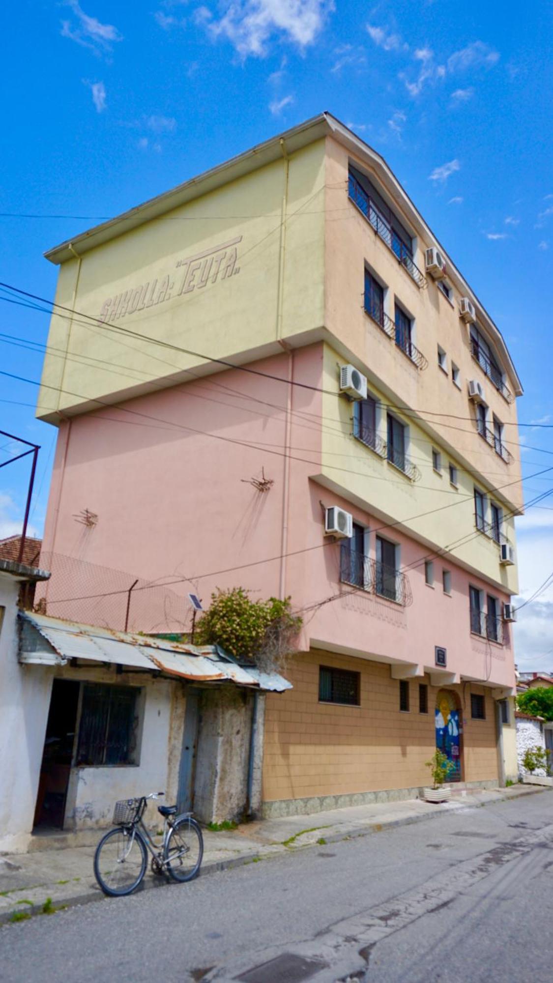 The Galley Party Hostel Shkodër Dış mekan fotoğraf