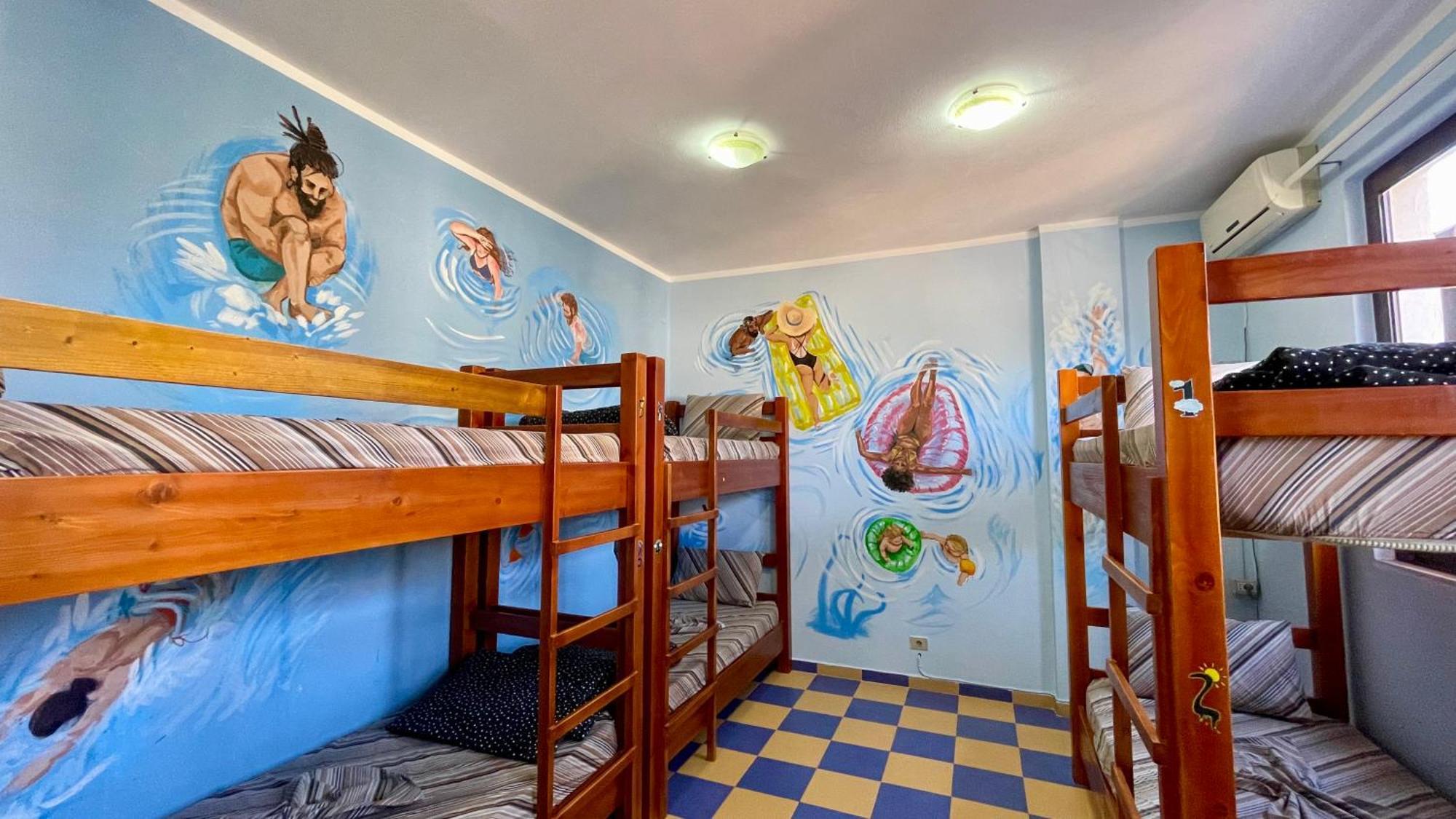 The Galley Party Hostel Shkodër Dış mekan fotoğraf